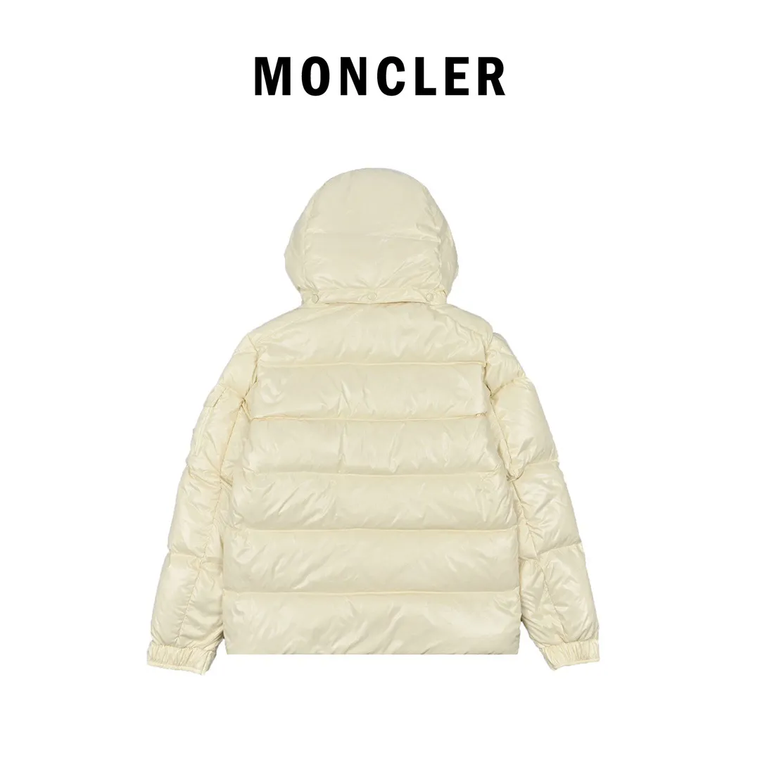 P390 Moncler/ 2026 70 、 。 DNA ， ， 。 Classic ， 、 。 Classic 70 。 Quality， 90 ，Premium Quality ， ，Black ！ Sizes M-3XL